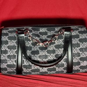 MK Zooey MD Barrel bag